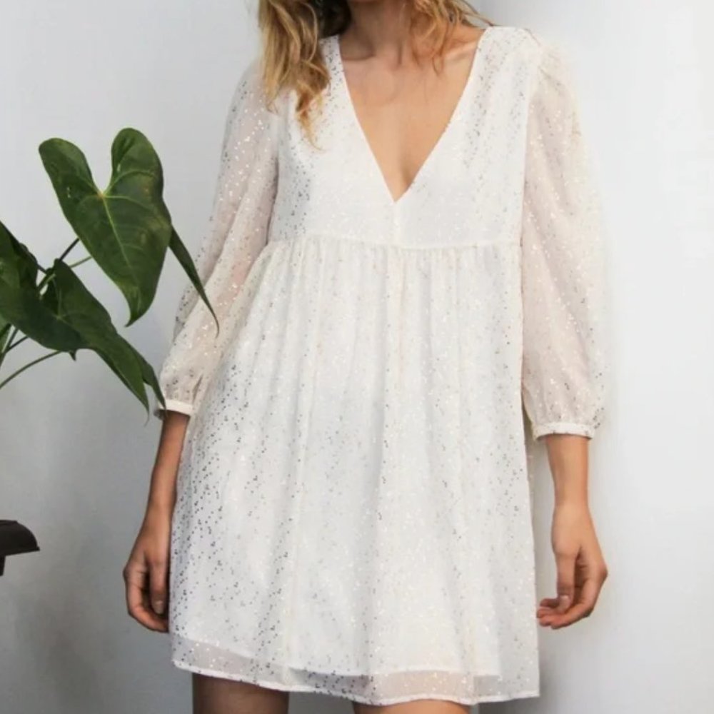 Aritzia Sunday Best JINX Babydoll dress in white/gold